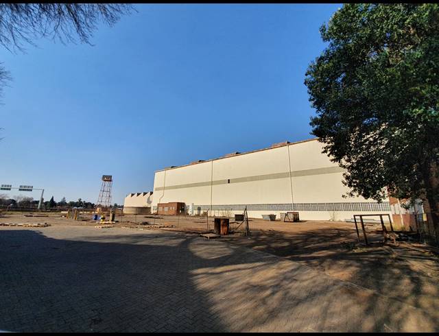 4,500M² FACTORY TO LET IN DUNCANVILLE